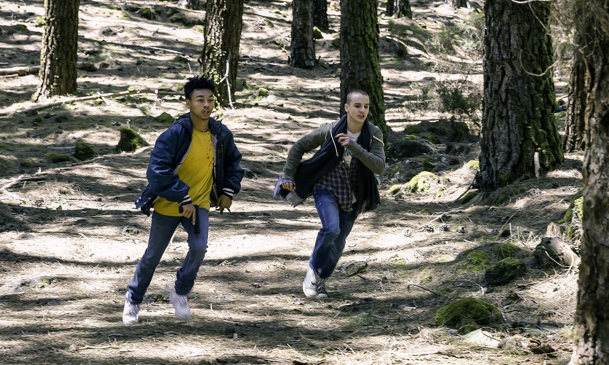 No crezcas o morirás (Don't Grow Up) : Foto McKell David