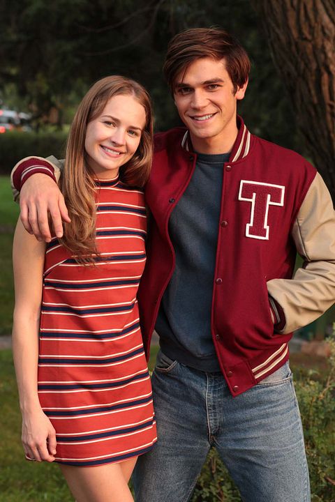 La razón de estar contigo : Foto Britt Robertson, K.J. Apa