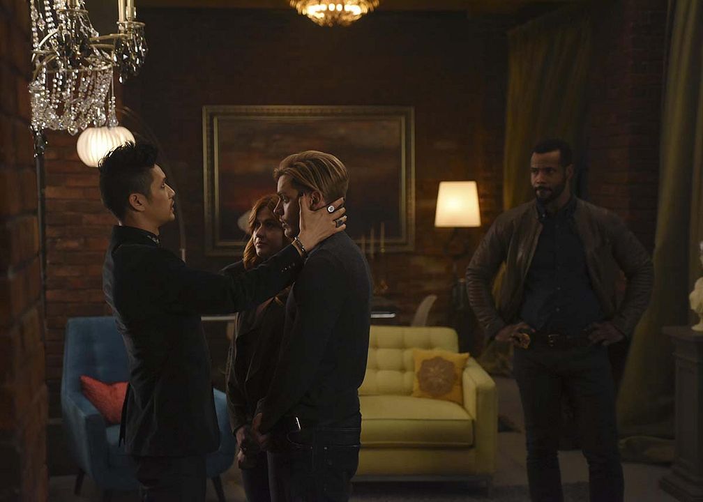 Shadowhunters : Foto Katherine McNamara, Isaiah Mustafa, Harry Shum Jr.