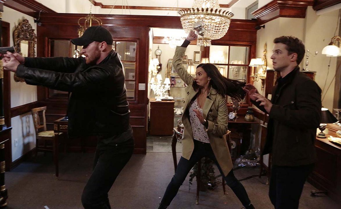 Foto Freddie Stroma, Genesis Rodriguez