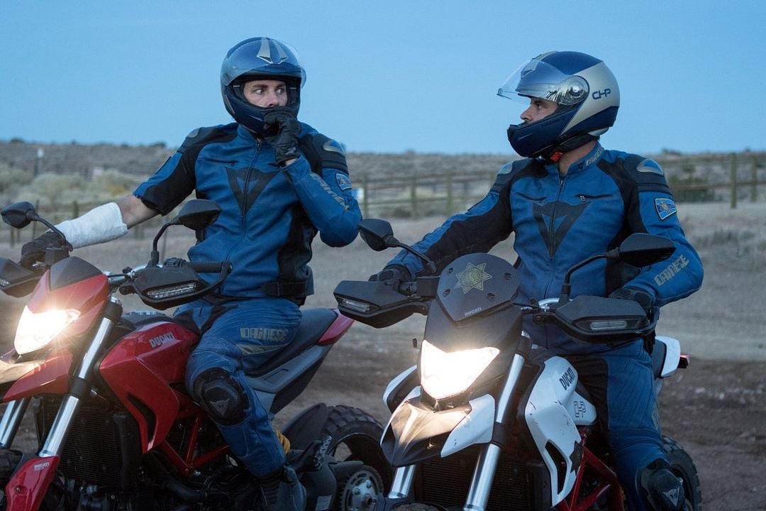 CHIPS: Patrulla motorizada : Foto Michael Peña