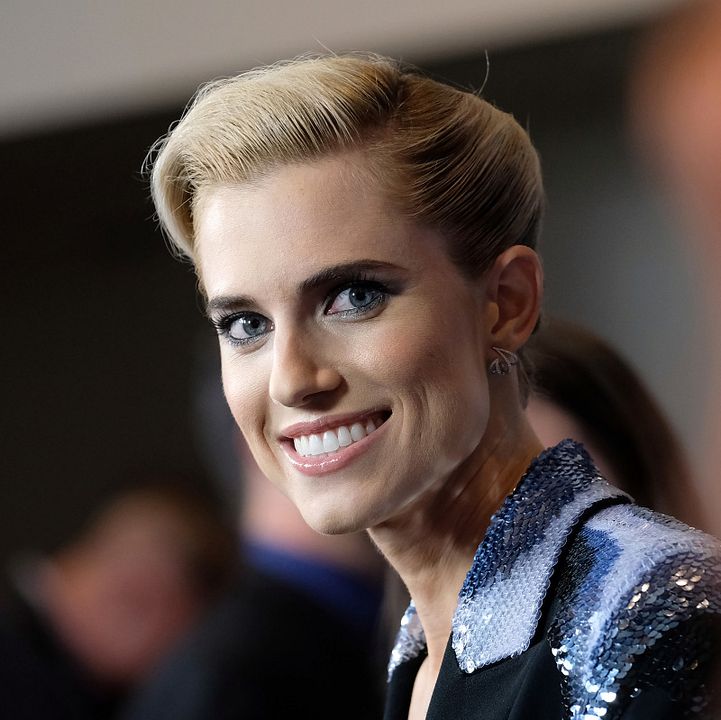 Cobertura de revista Allison Williams