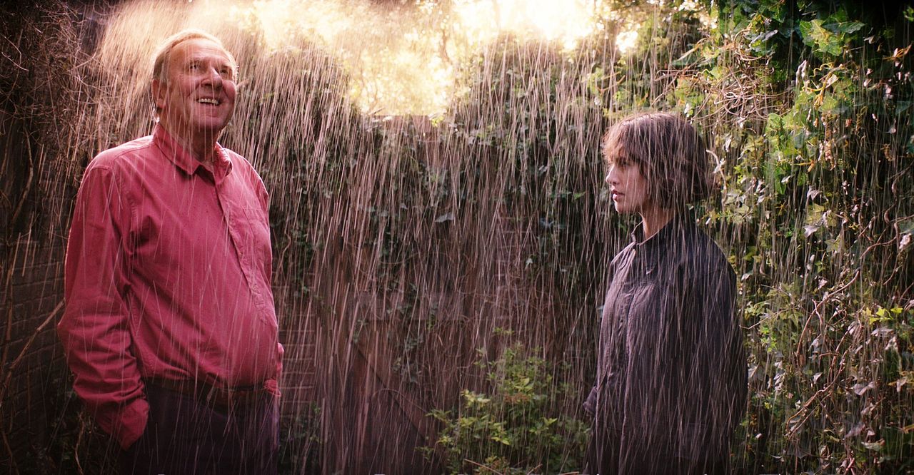 Foto Jessica Brown Findlay, Tom Wilkinson