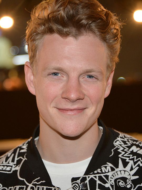 Póster Patrick Gibson