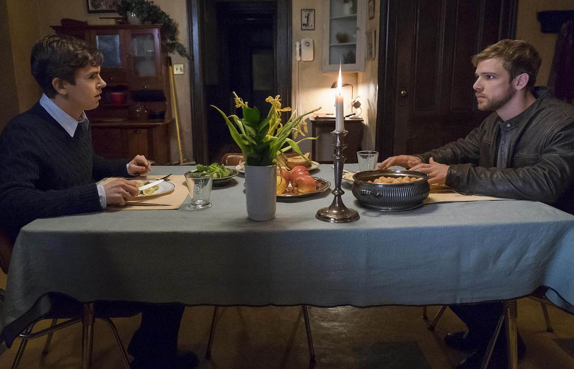 Bates Motel : Foto Freddie Highmore, Max Thieriot