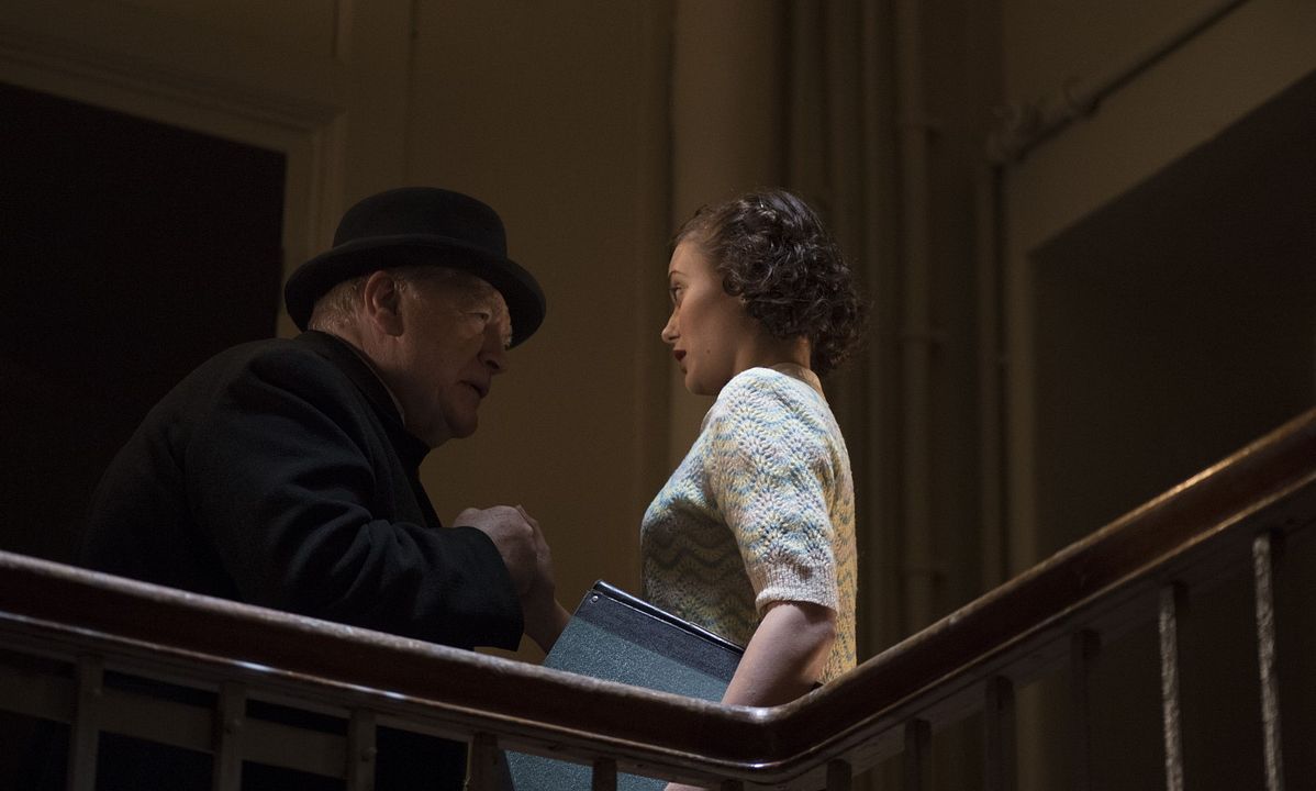 Churchill : Foto Brian Cox, Ella Purnell