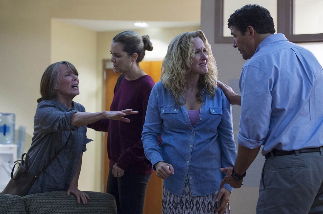 Foto Katie Finneran, Sissy Spacek, Kyle Chandler