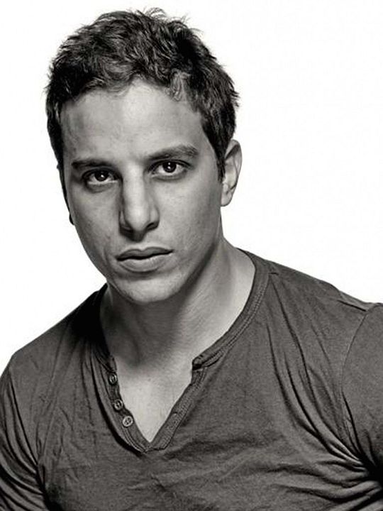 Cobertura de revista Alaa Safi