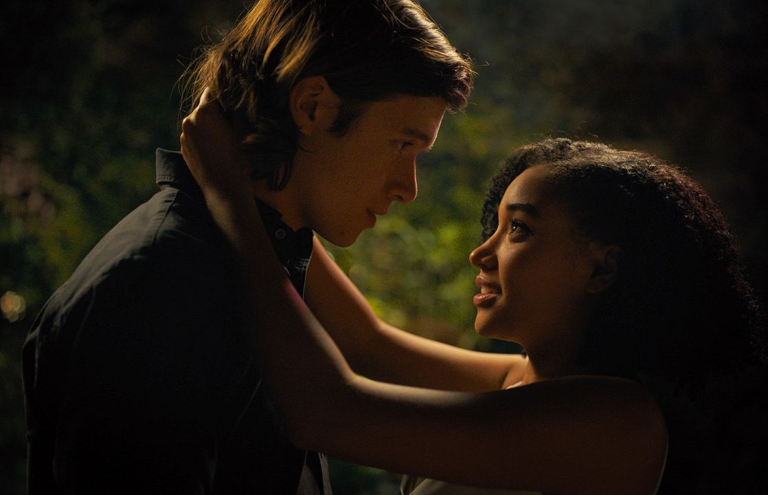 Todo todo : Foto Amandla Stenberg, Nick Robinson