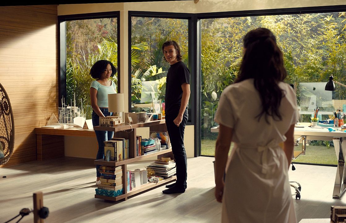 Todo todo : Foto Nick Robinson, Amandla Stenberg