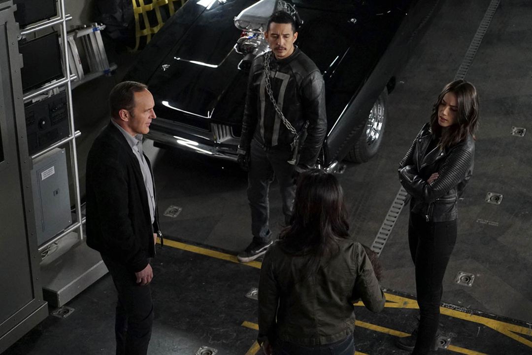 Agentes de S.H.I.E.L.D. : Foto Gabriel Luna, Chloe Bennet, Clark Gregg