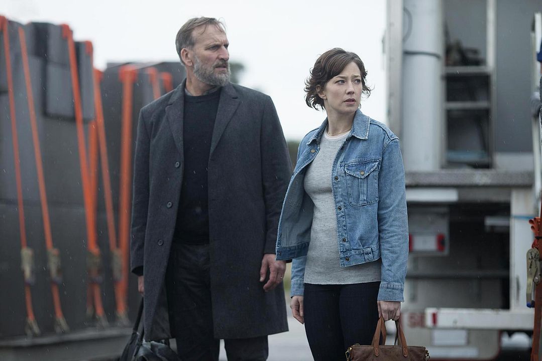 The Leftovers : Foto Carrie Coon, Christopher Eccleston
