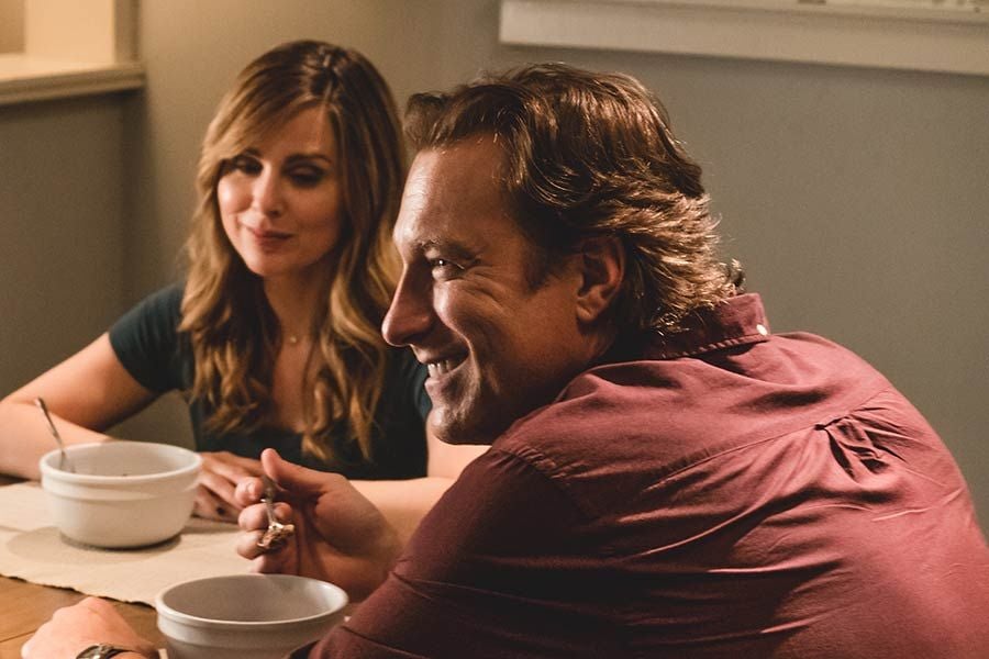 All Saints : Foto John Corbett, Cara Buono