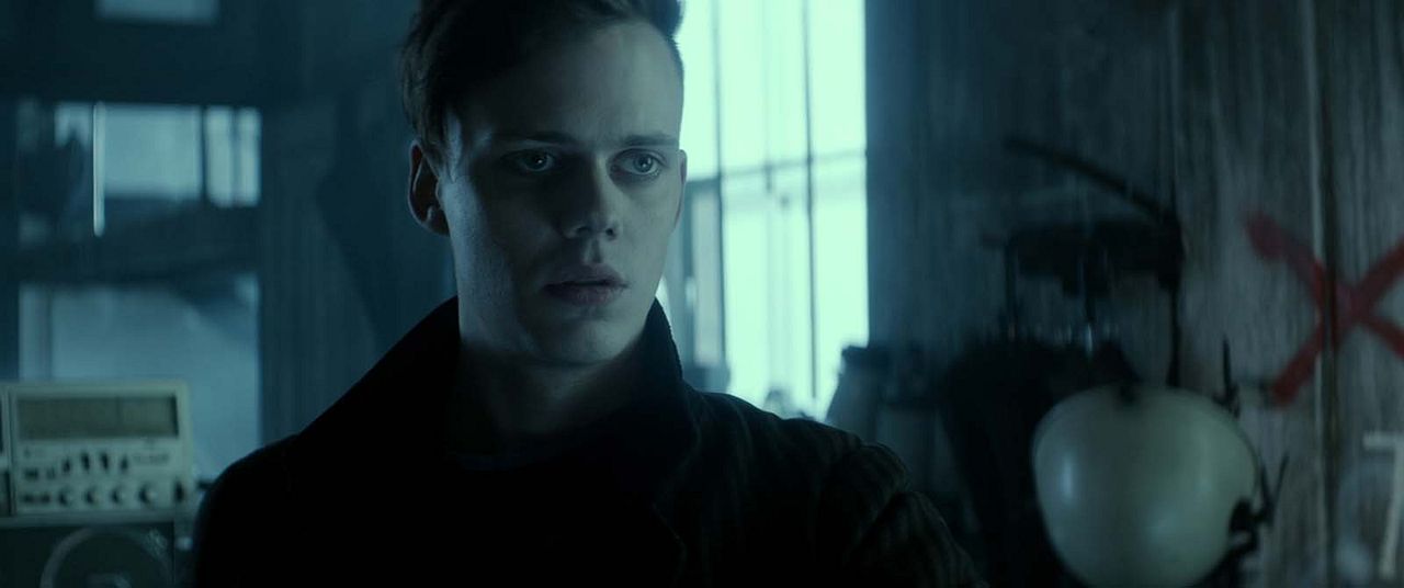 Atómica : Foto Bill Skarsgård