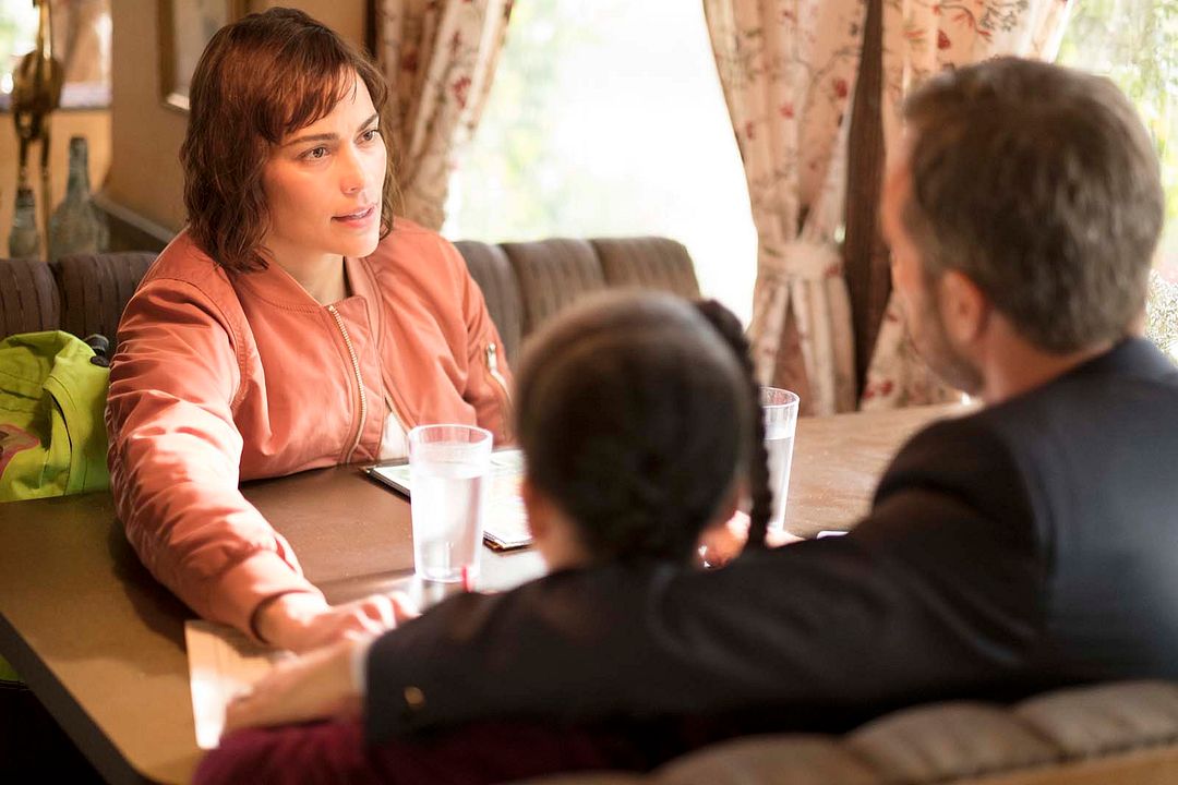 Somewhere Between : Foto Paula Patton