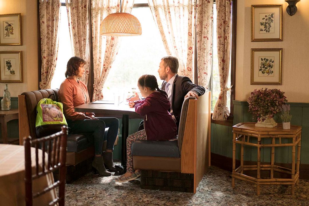 Somewhere Between : Foto Paula Patton