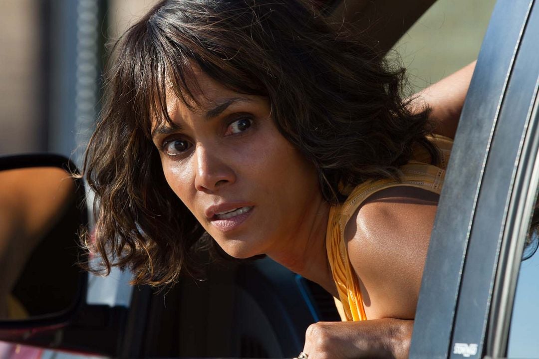 Mujer en llamas : Foto Halle Berry