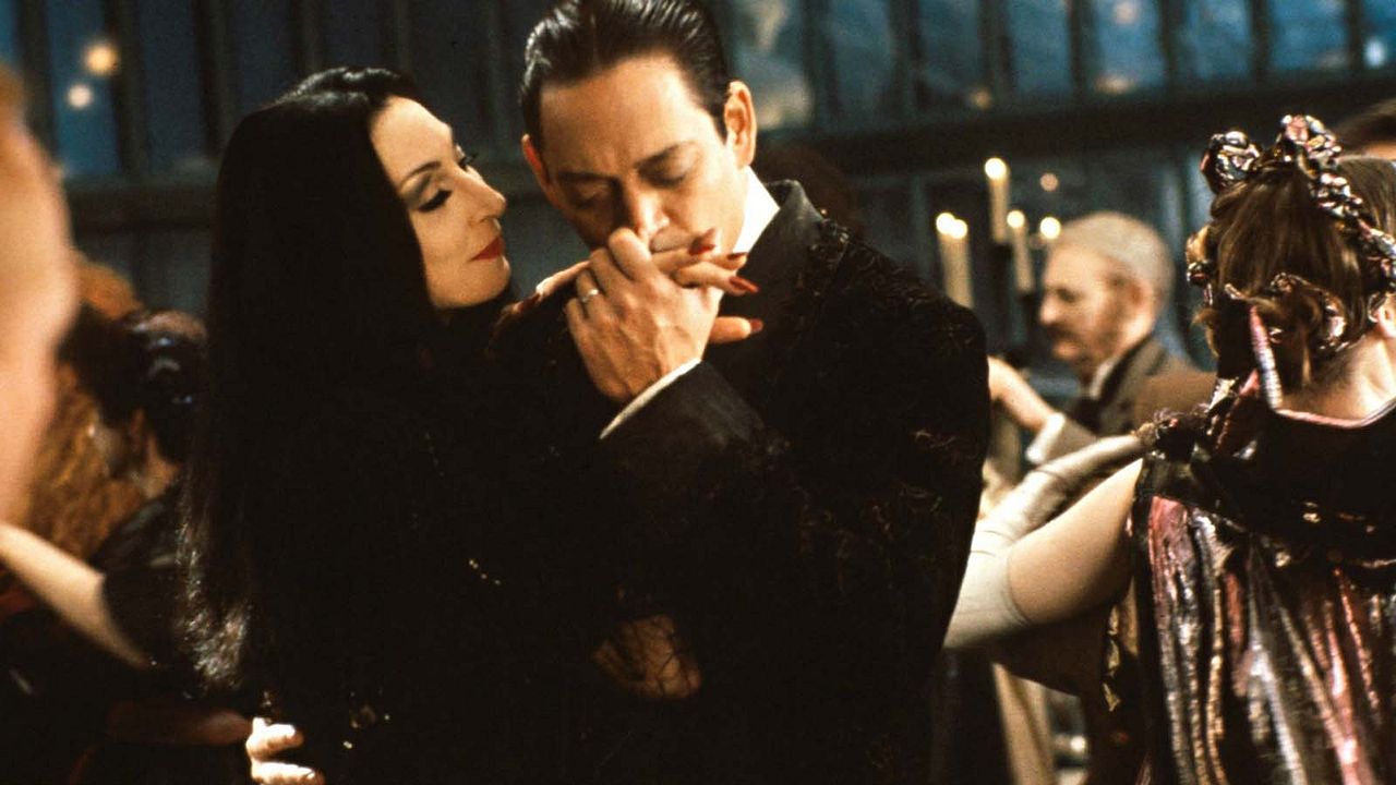 Los locos Addams : Foto Raúl Julia, Anjelica Huston
