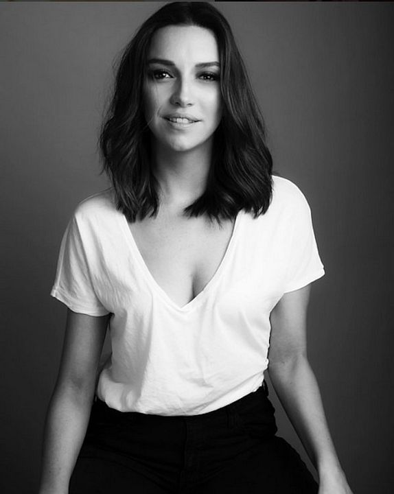 Póster Regina Blandón