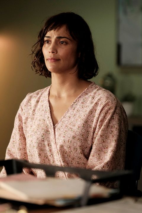 Somewhere Between : Foto Paula Patton