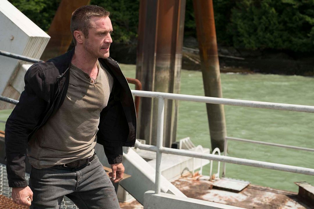 Somewhere Between : Foto Devon Sawa