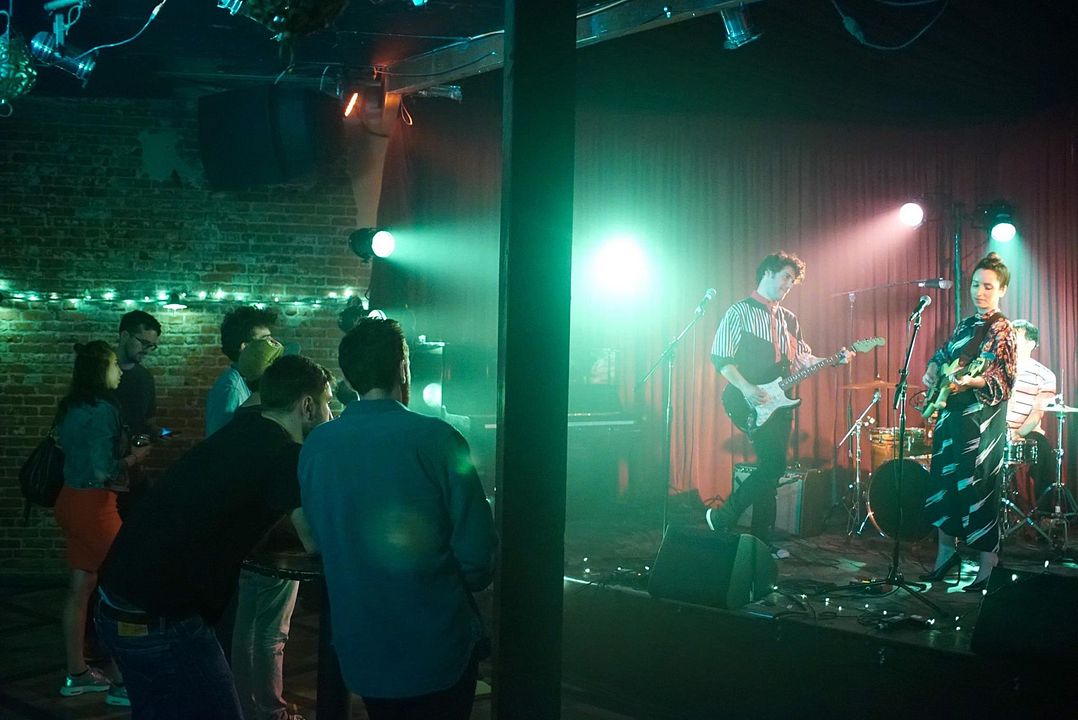 Foto Zoe Lister-Jones, Adam Pally