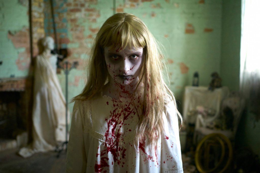 Juego del terror : Foto Olivia DeJonge