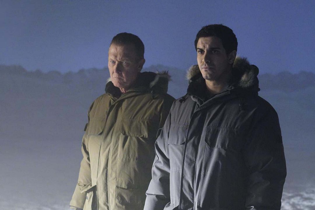 Scorpion : Foto Robert Patrick, Elyes Gabel
