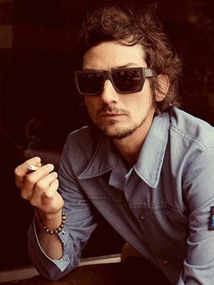 Póster León Larregui