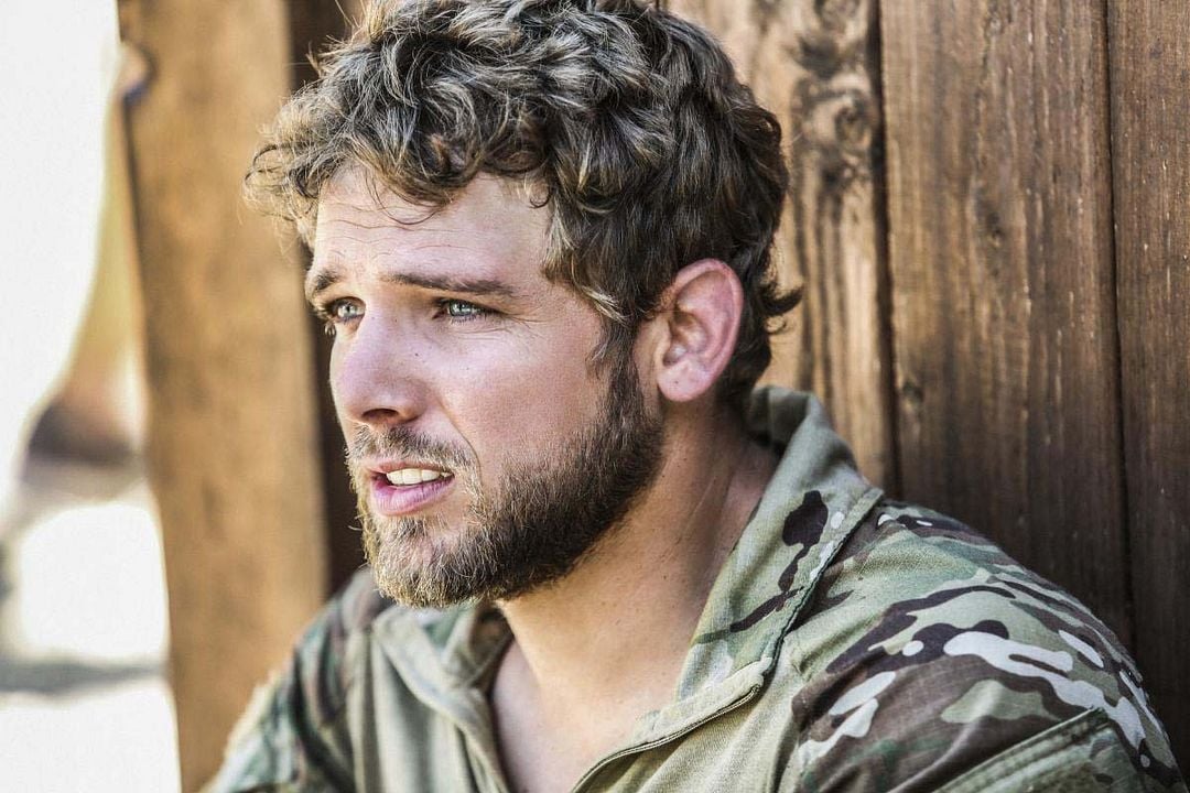 SEAL Team : Foto Max Thieriot