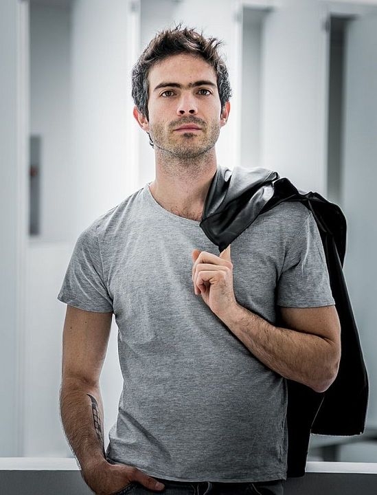 Póster Osvaldo Benavides