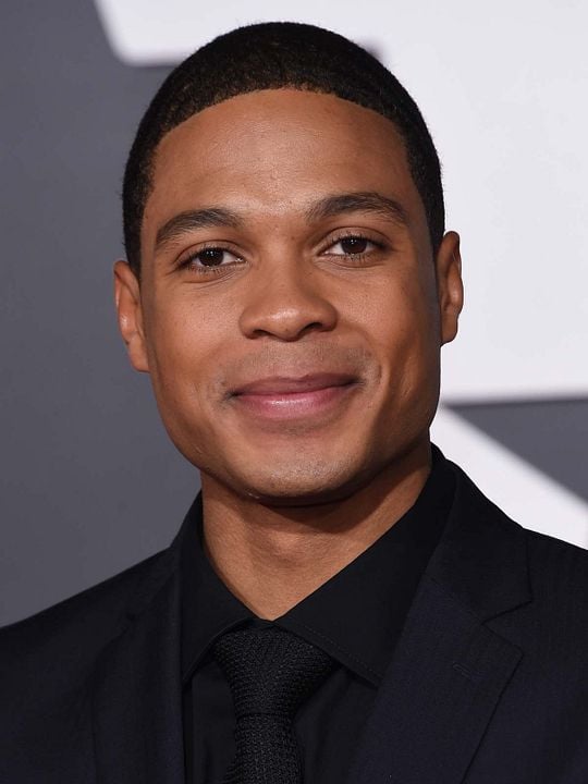 Póster Ray Fisher