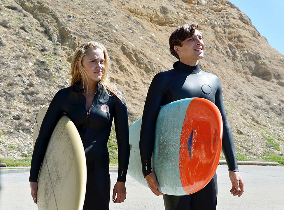 Foto Maika Monroe, Thomas Cocquerel