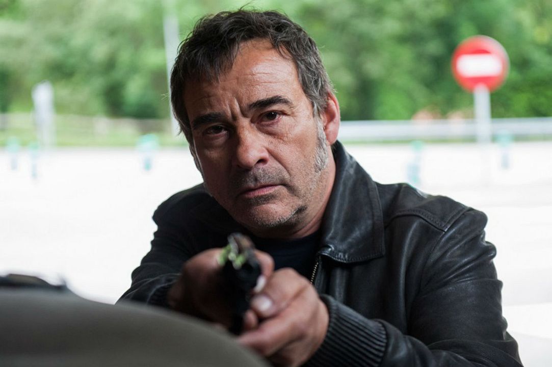 La Zona : Cobertura de revista Eduard Fernández