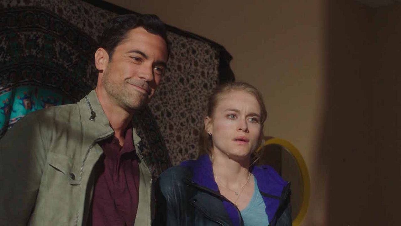 Gone : Foto Danny Pino, Leven Rambin