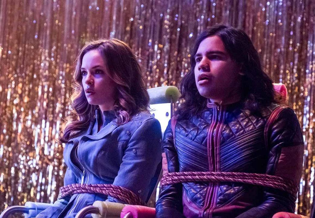 Flash : Foto Carlos Valdes, Danielle Panabaker