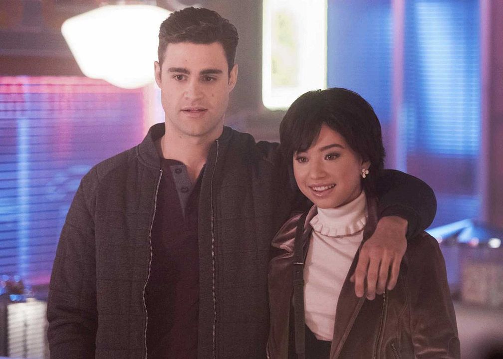 Riverdale : Foto Emilija Baranac, Cody Kearsley