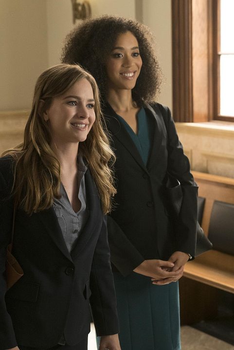 Foto Jasmin Savoy Brown, Britt Robertson