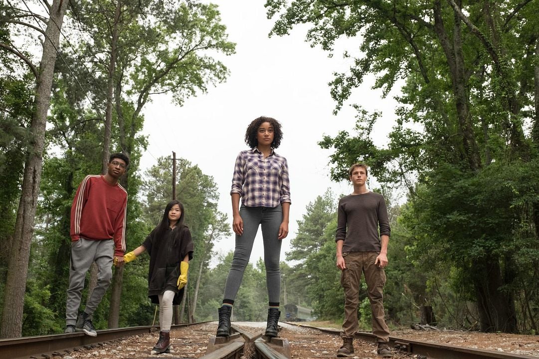 Mentes poderosas : Foto Miya Cech, Amandla Stenberg, Harris Dickinson