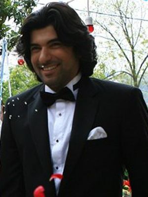 Póster Engin Akyürek