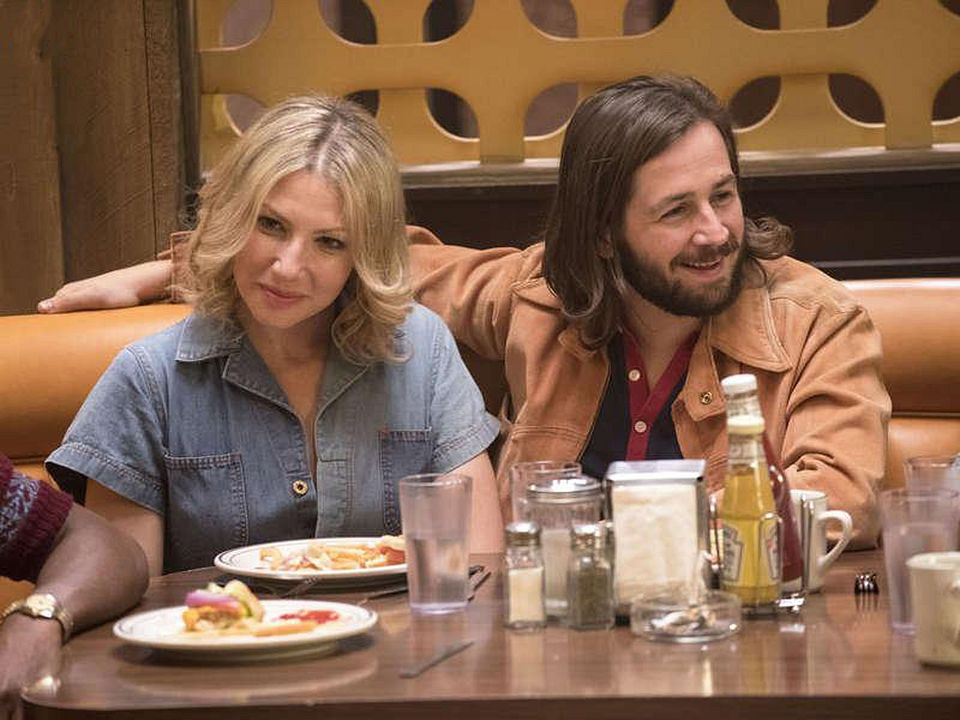 Foto Ari Graynor, Michael Angarano