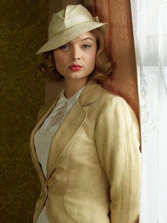 Foto Bella Heathcote