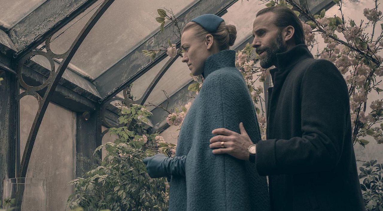 The Handmaid’s Tale : Foto Yvonne Strahovski, Joseph Fiennes