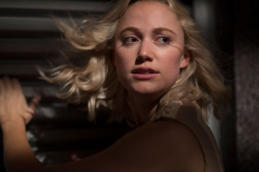 TAU : Foto Maika Monroe