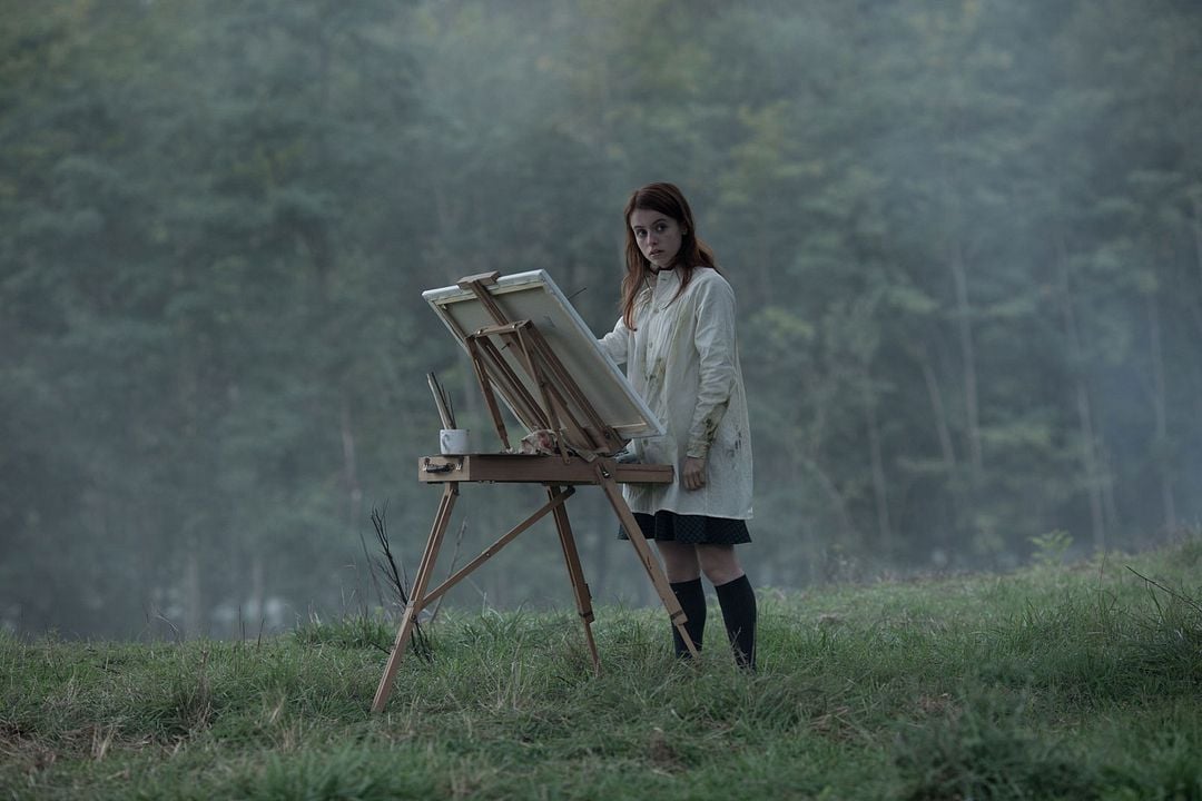 Down a Dark Hall : Foto