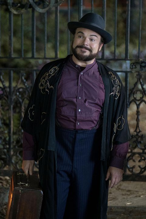 La casa con un reloj en sus paredes : Foto Jack Black