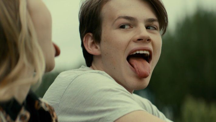 Giant Little Ones : Cobertura de revista