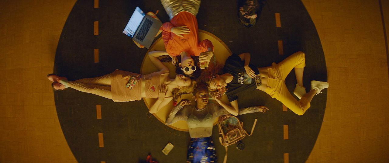 Nación asesina : Foto Suki Waterhouse, Odessa Young, Hari Nef