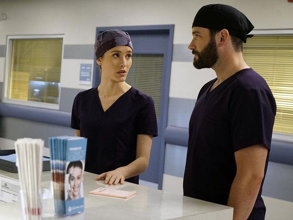 Chicago Med : Foto Torrey DeVitto