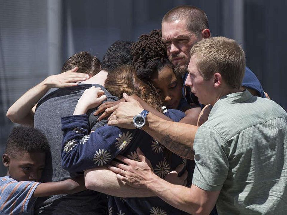 Foto Christian Isaiah, Steve Howey, Jeremy Allen White
